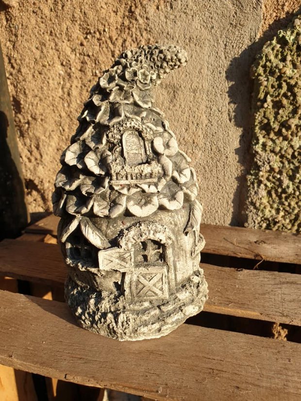 Steinfigur Gartenfigur Feenhaus Wipfel 19x11 550