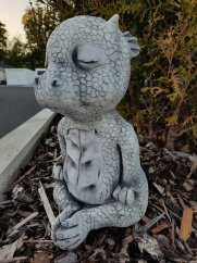 Steinfigur Gartenfigur Drache Yogi