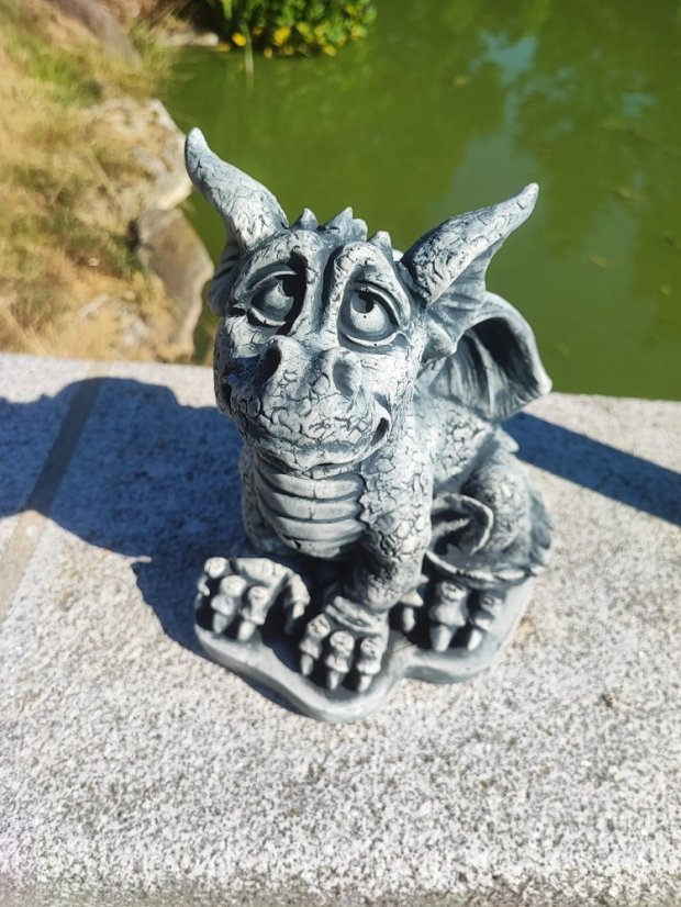 Steinfigur Gartenfigur Drache Loki2