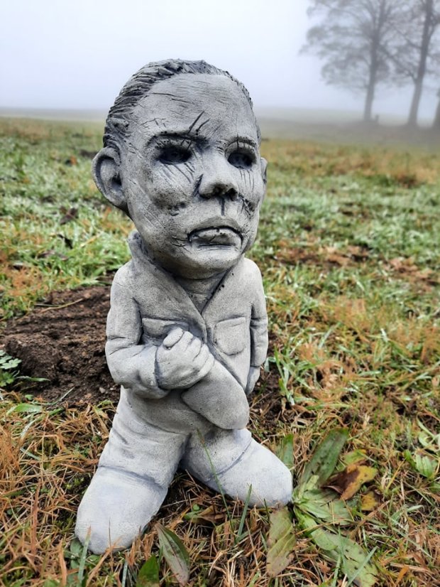 Steinfigur Gartenfigur Gartenkiller Michael 27x13x12cm 875kč