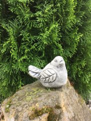 Zahradní betonová dekorace Ptáček