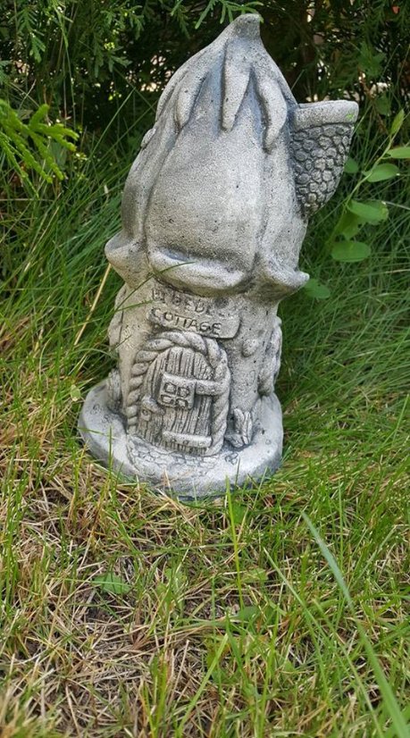 Steinfigur Gartenfigur Feenhaus Glockenturm 22cm 550