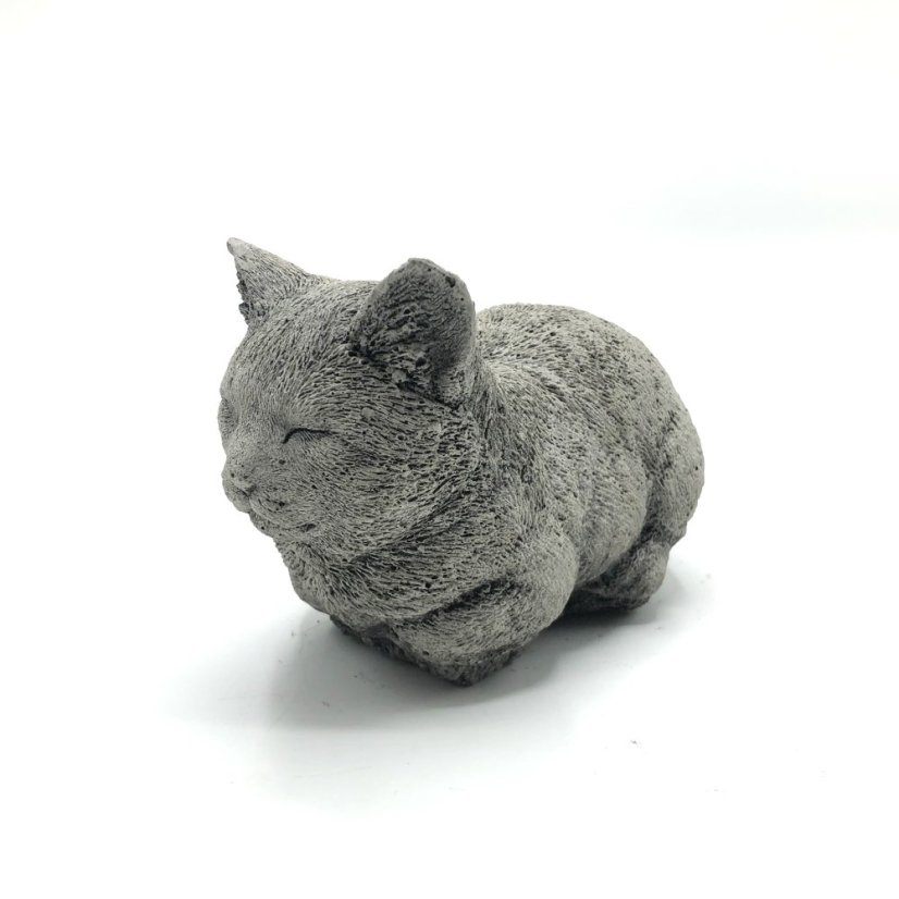 Zahradni betonová dekorace - Spící koťátko č.2