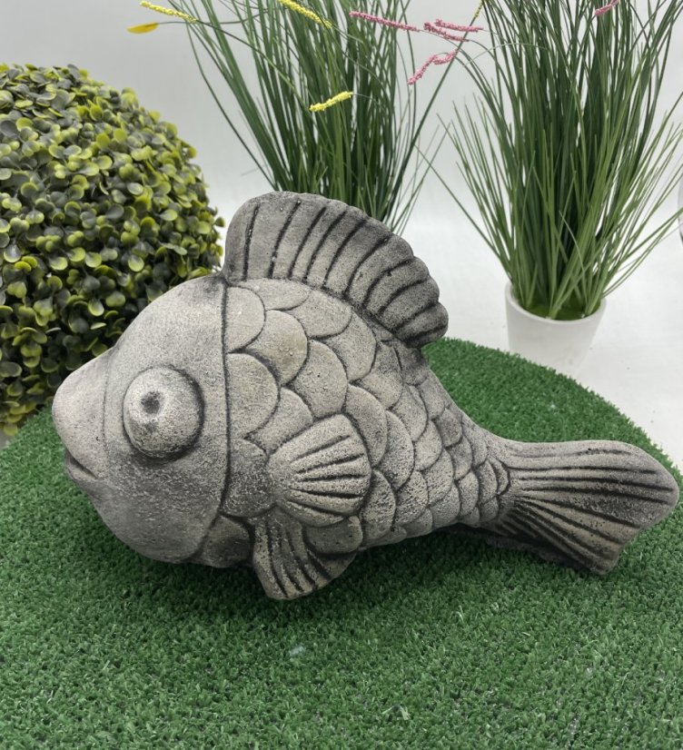 Zahradní betonová dekorace Kapřík