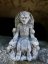Steinfigur Gartenfigur Eiserner Thron 26x22cm
