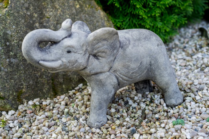 Zahradní betonová dekorace Veselý Slon Zahradní betonová dekorace Veselý Slon