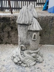 Steinfigur Gartenfigur Feenhaus Tuerme 25cm 650