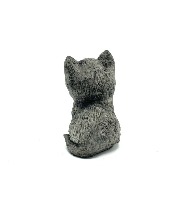 Zahradní betonová dekorace - Sedící koťátko "Kitty"