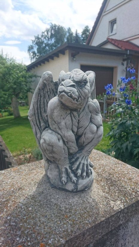 Steinfigur Gartenfigur Gargoyle hansi 30x21cm 875