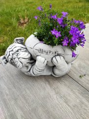 Steinfigur Gartenfigur Bulldogge Football 35x22x20 1250