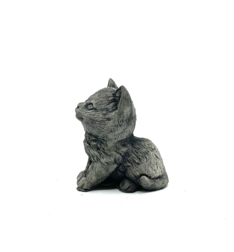Zahradní betonová dekorace - Sedící koťátko "Kitty"