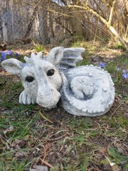 Steinfigur Gartenfigur Drache schlafend Steinfigur Gartenfigur Drache schlafend