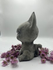 Zahradní betonová dekorace Mrzutá kočička 😾