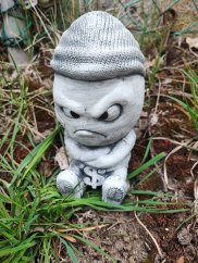 Steinfigur Gartenfigur Ei Gangster 20cm