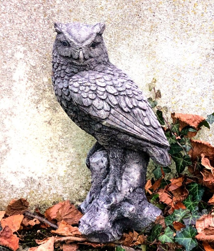 Zahradní betonová dekorace Sova - na větvi Zahradní betonová dekorace Sova - na větvi